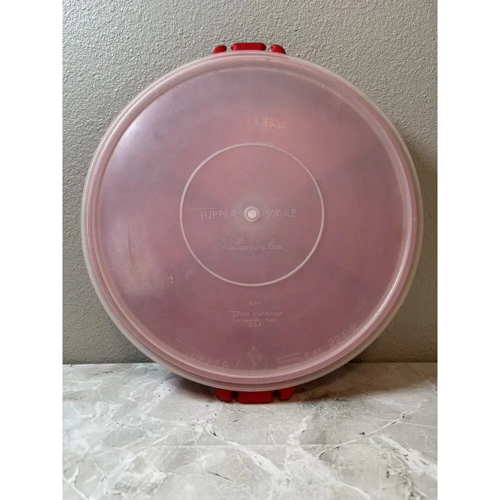 Tupperware tray section