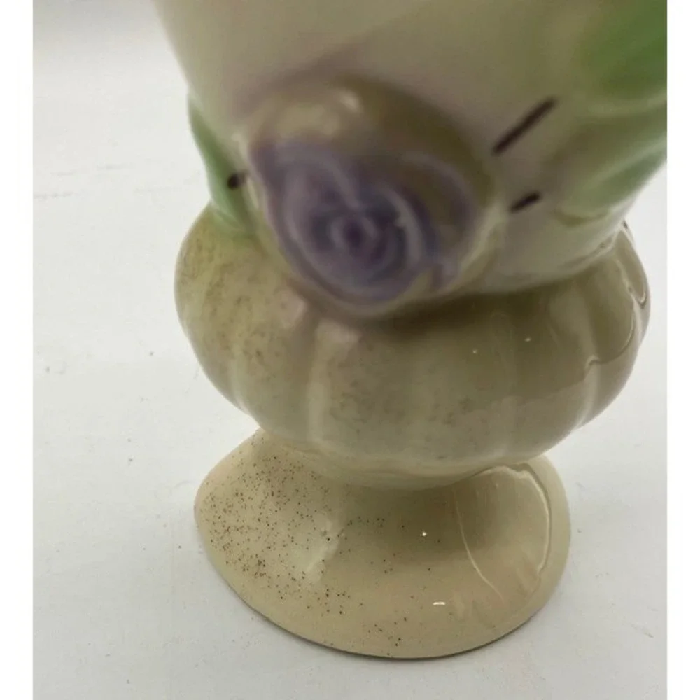 N/A kitchen touch urn