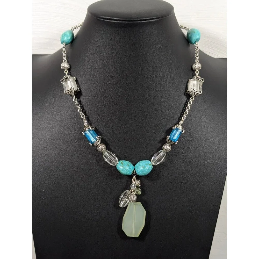 Avon Blue Faux Turquoise Green Glass and Acrylic Bead Necklace Beach Coastal 19