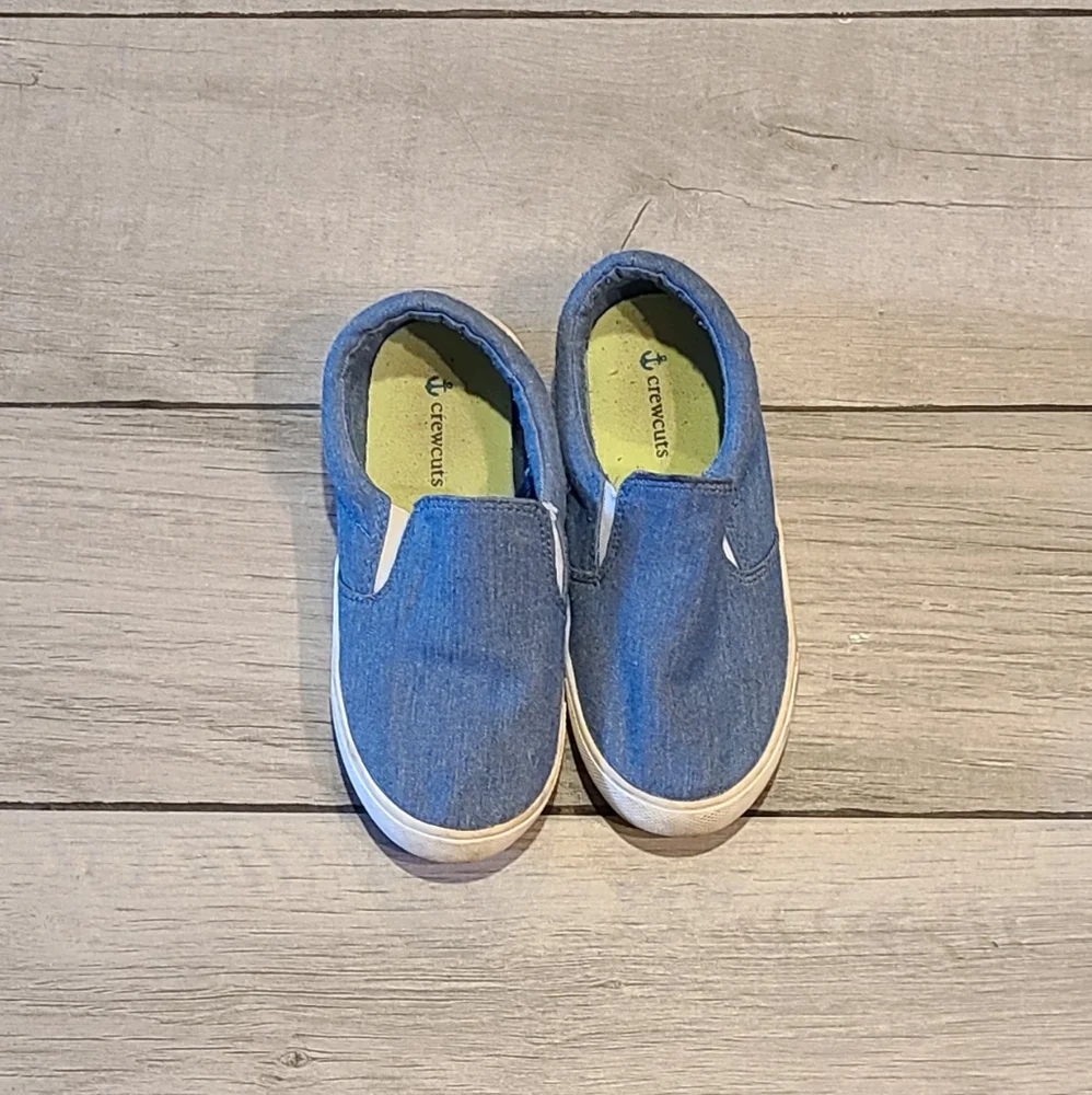 🐣Crewcuts chambray slip ons🪅🎠 🌸 🍀 ✨️🏵💫🧋☃️🦋🐯🐠🍬🍿🍕🐬