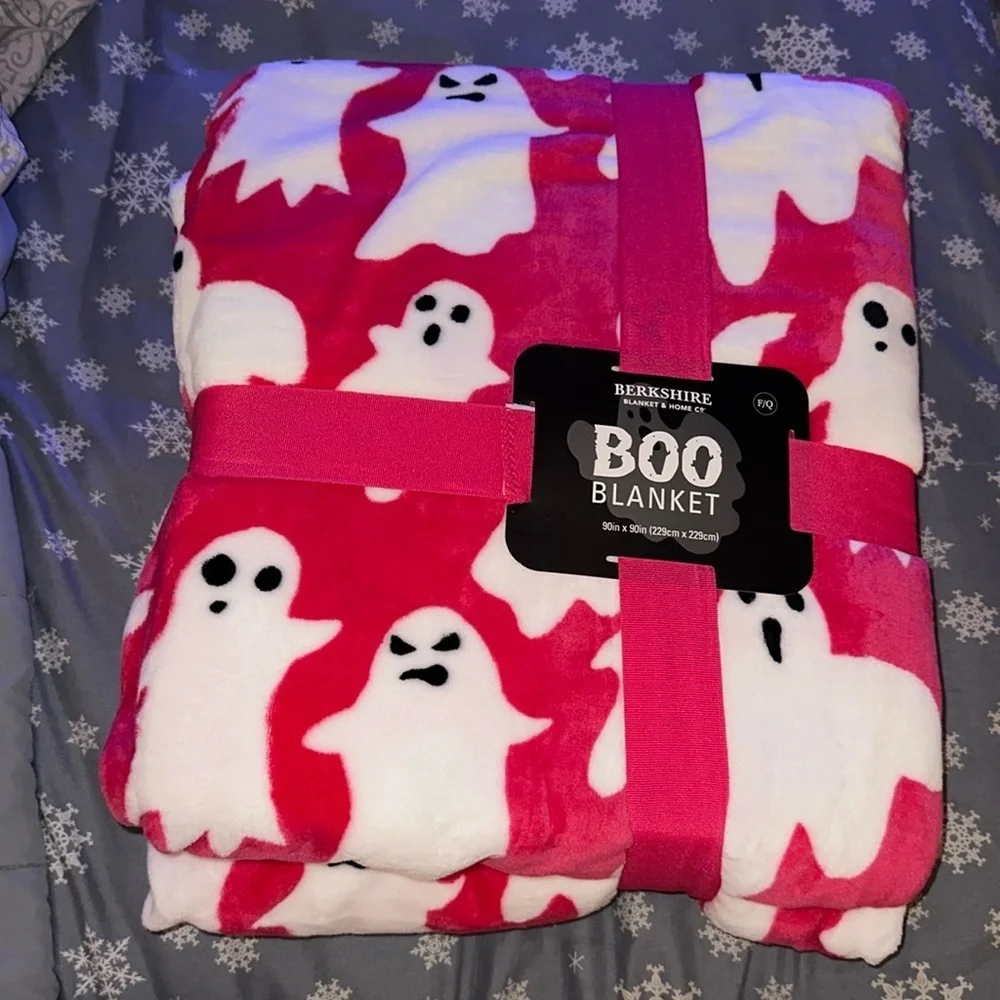 Berkshire Halloween pink and white ghost blue blanket