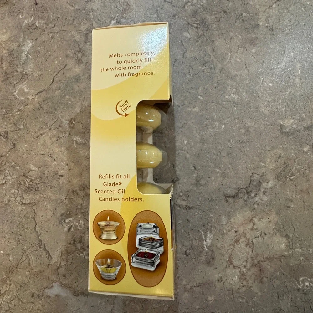 Glade scented oil