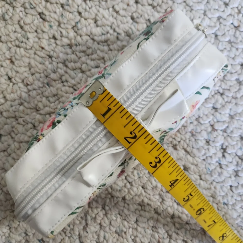N/A floral cosmetic