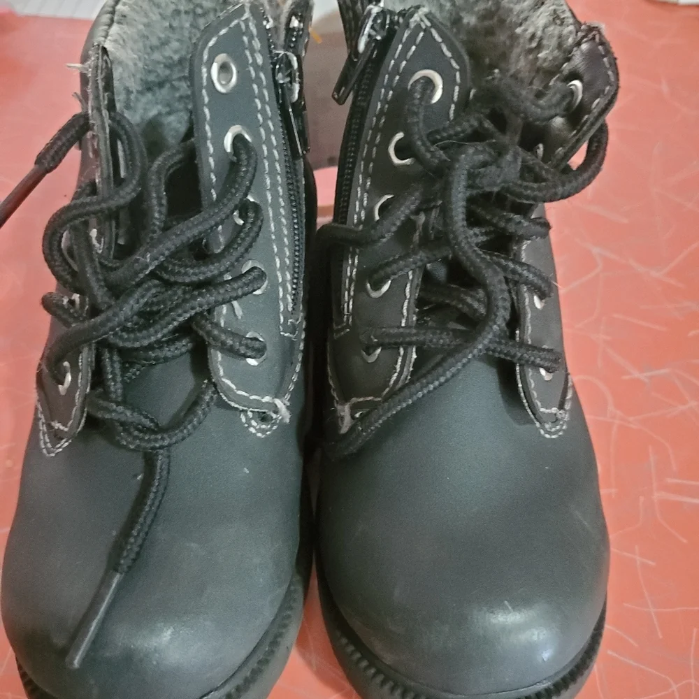 N/A boys boots