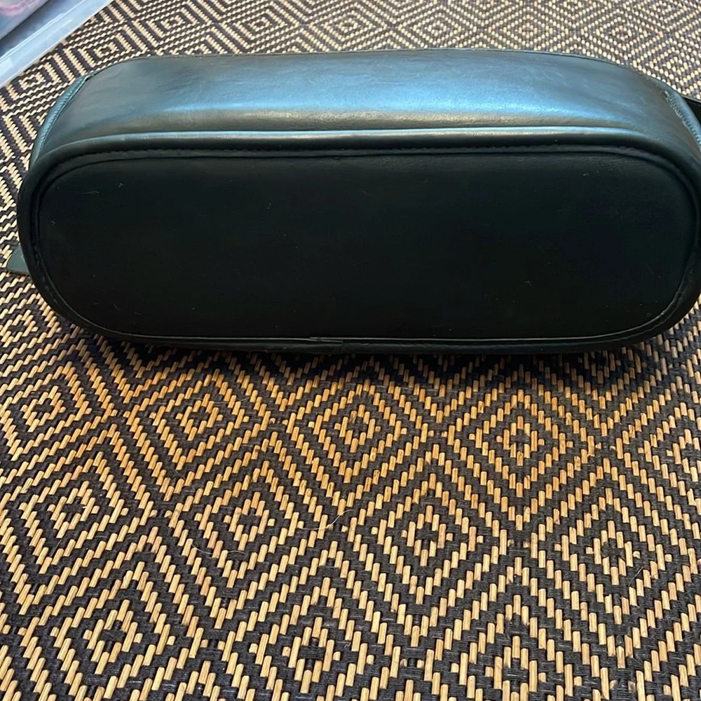 Coach too zipper