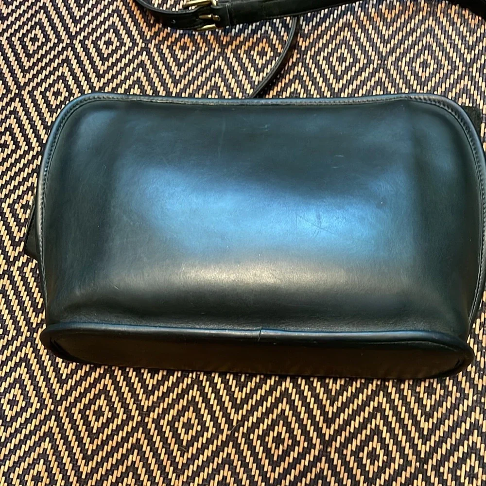 Coach too zipper