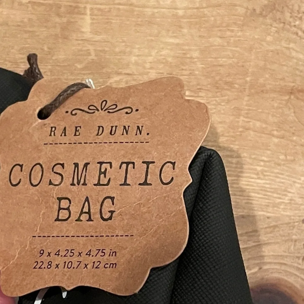 Rae Dunn zippered compartment