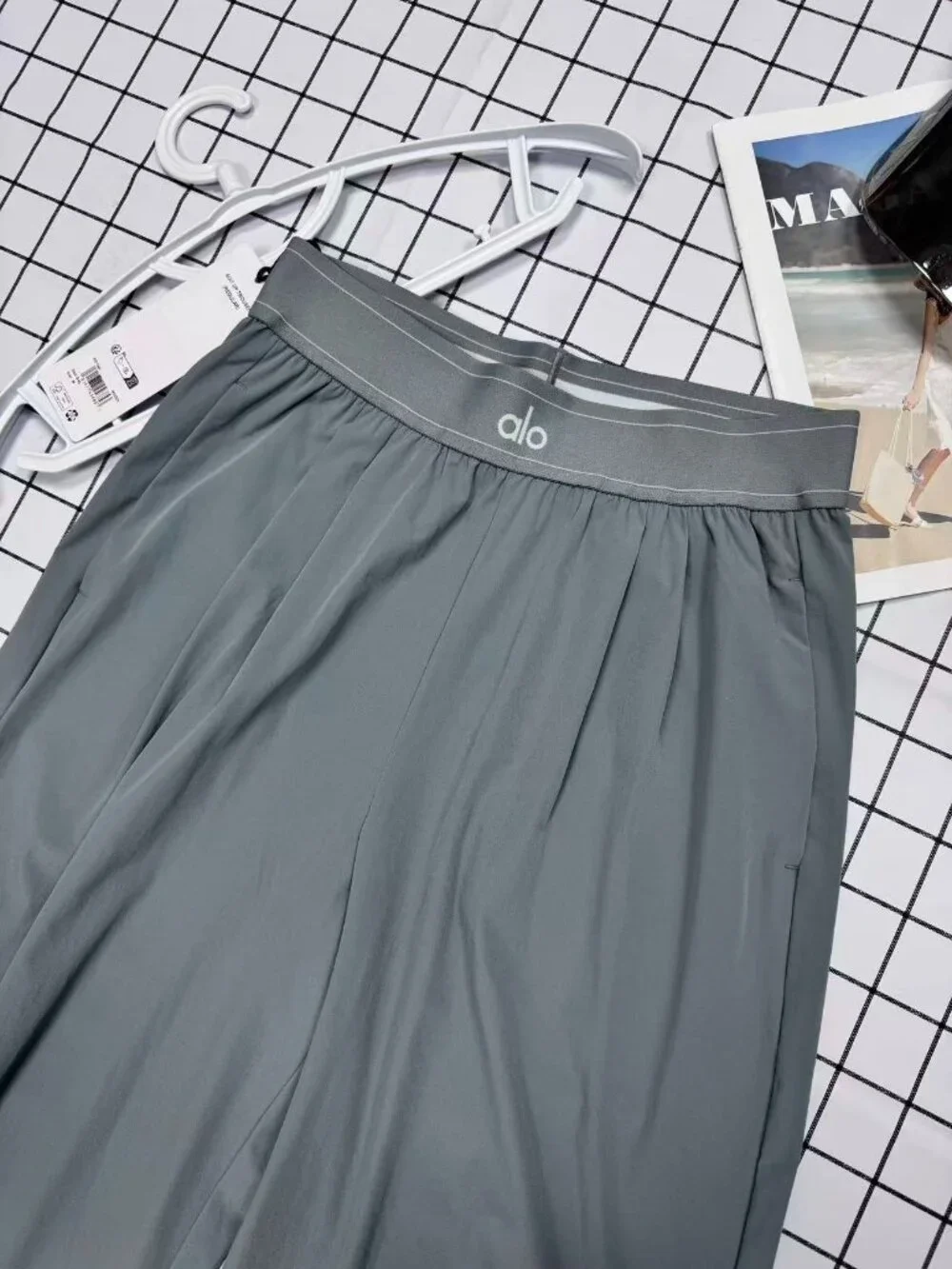 ALO Yoga one color