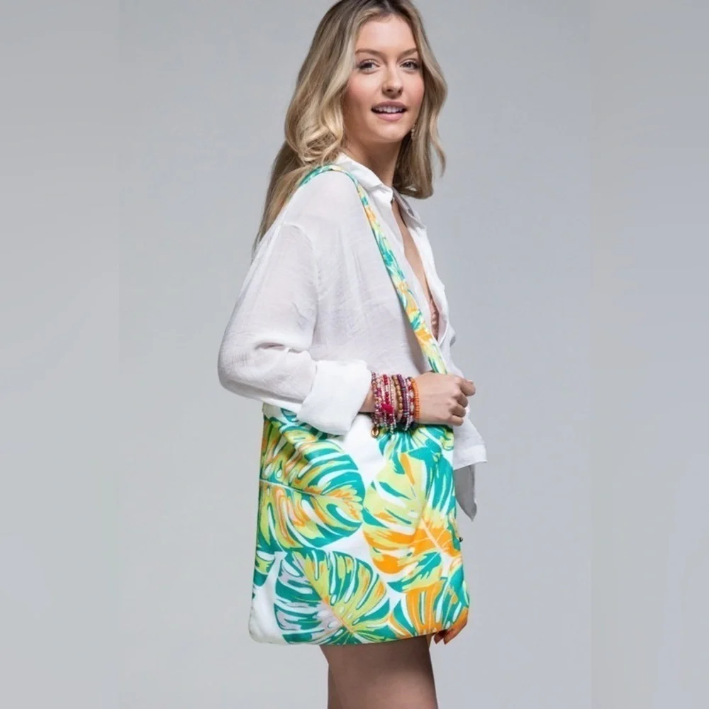 2 In 1 Ruggine Plush Leaf Motif Shoulder Bag Turns Into Beach Towel