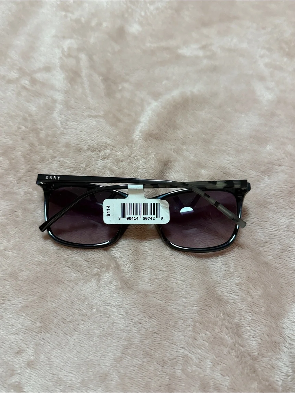 Dkny stylish sunglasses