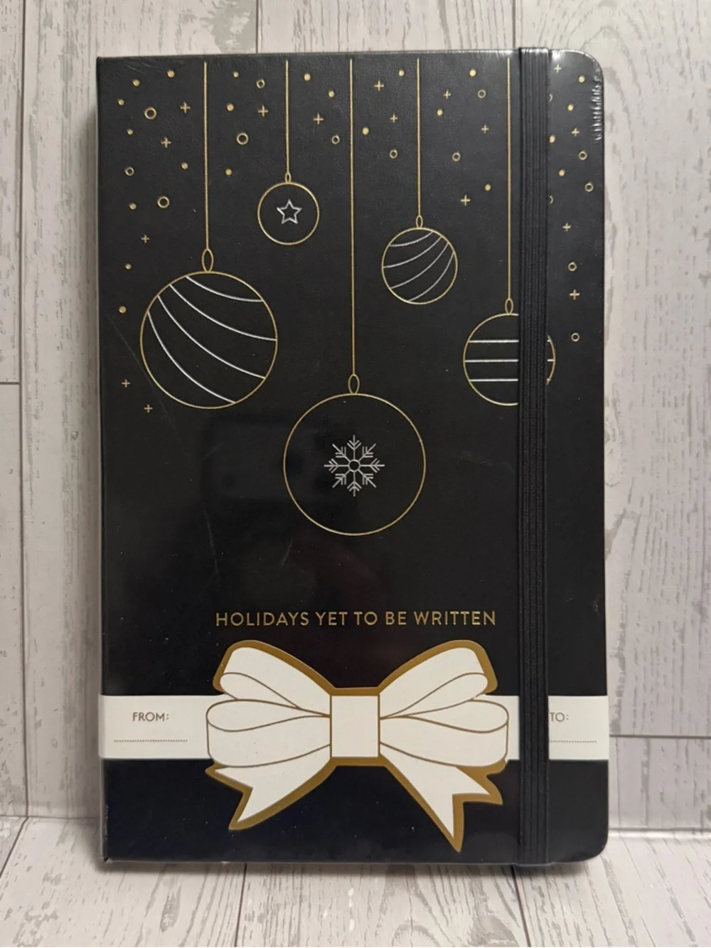 MOLESKINE Festive Holiday Notebook, Hard Cover, Ruled Large (5 X 8.25) 240 Pages