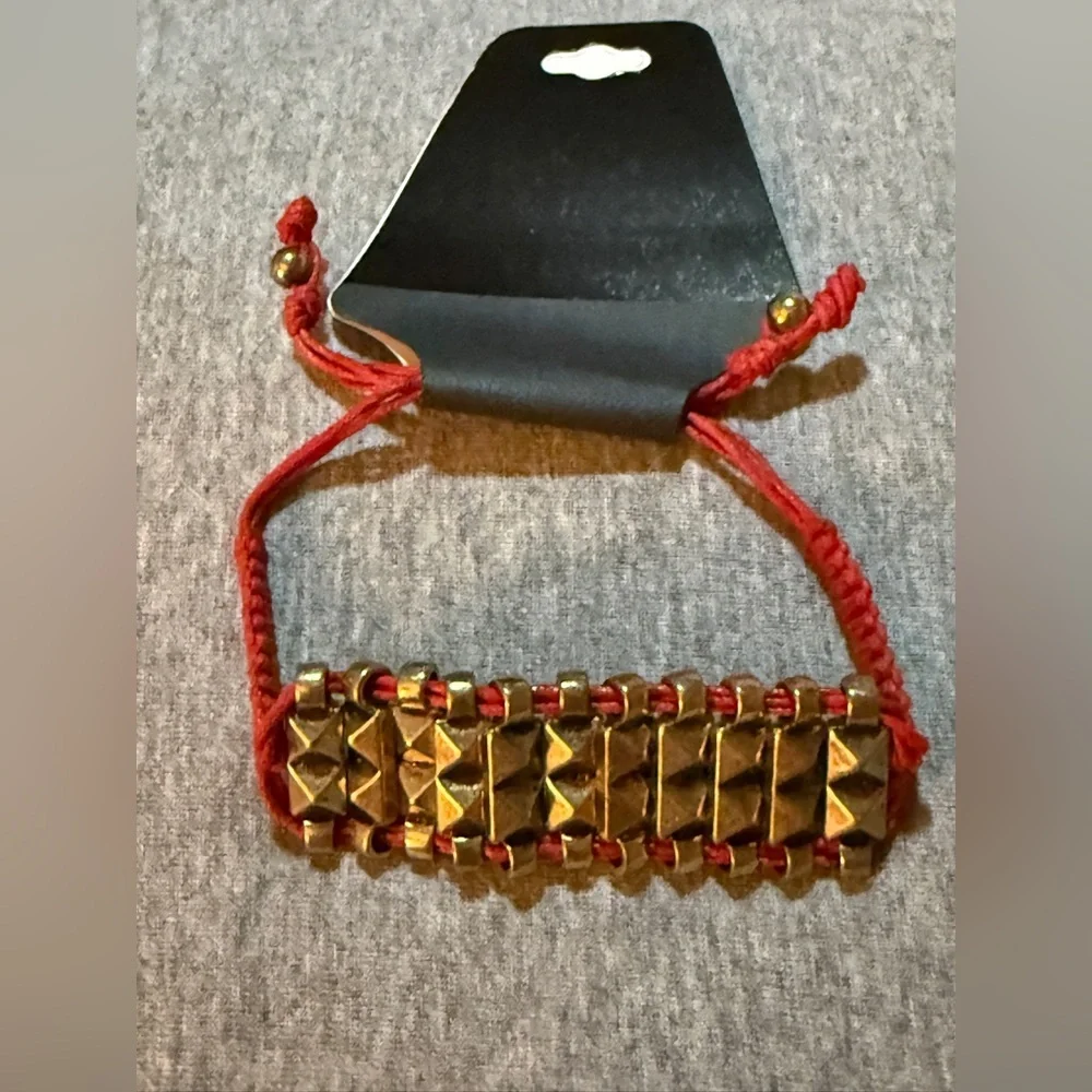 N/A elegant gold