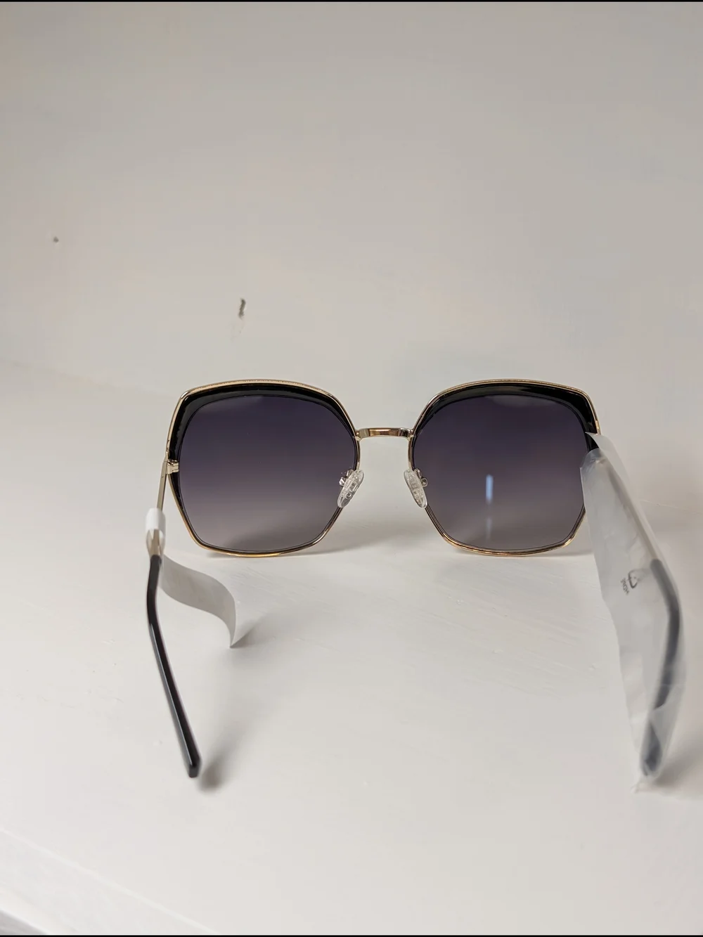 Guess ​brand new