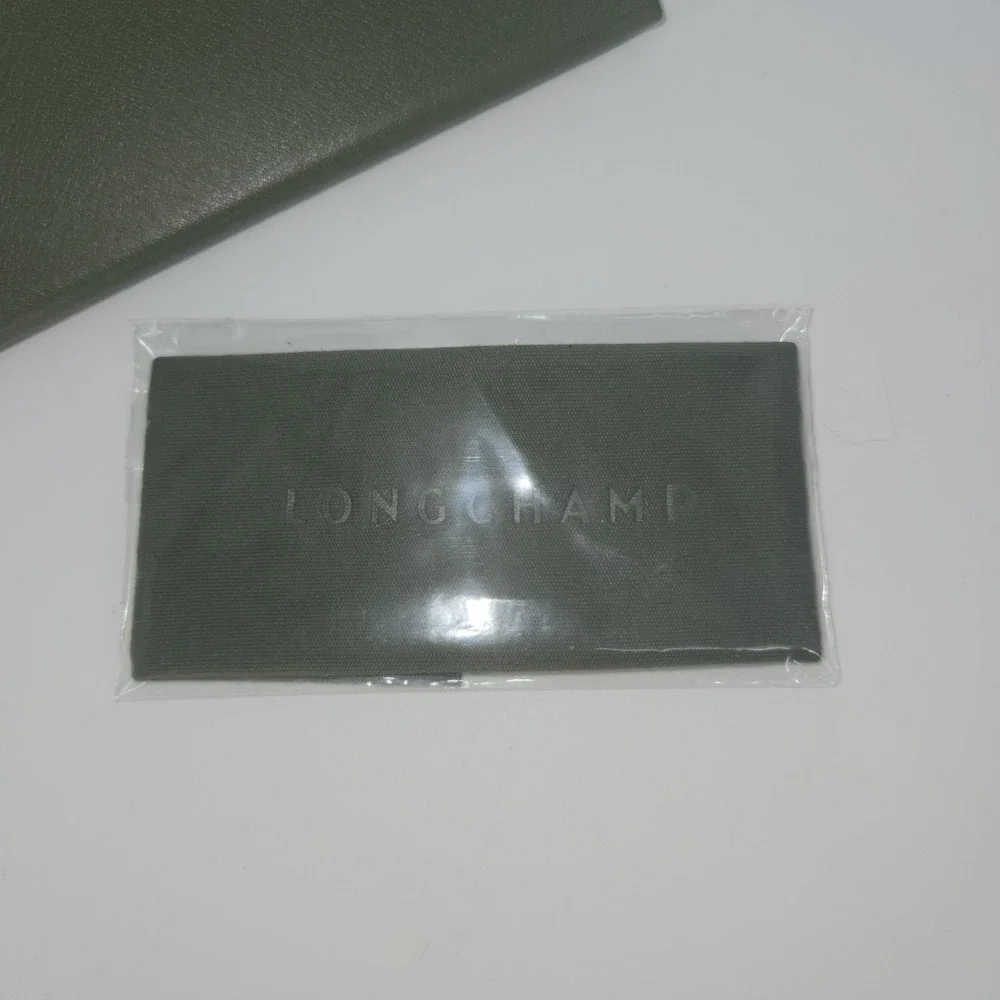 Longchamp may lenses handling