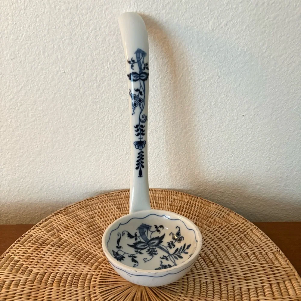 N/A charming vintage