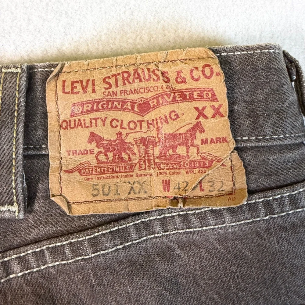 Levis 501 Original Fit Jeans Mens 42x32 Brown Faded Straight Leg Button Fly XX