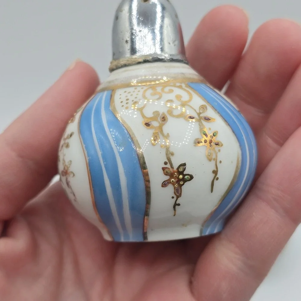 Vtg‎ Midcentury Table Salt & Pepper Shakers American Cut Crystal Import Blue