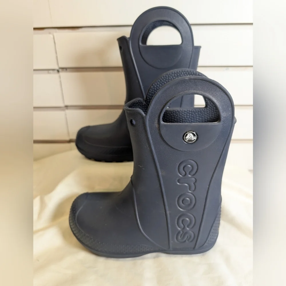 CROCS handle it