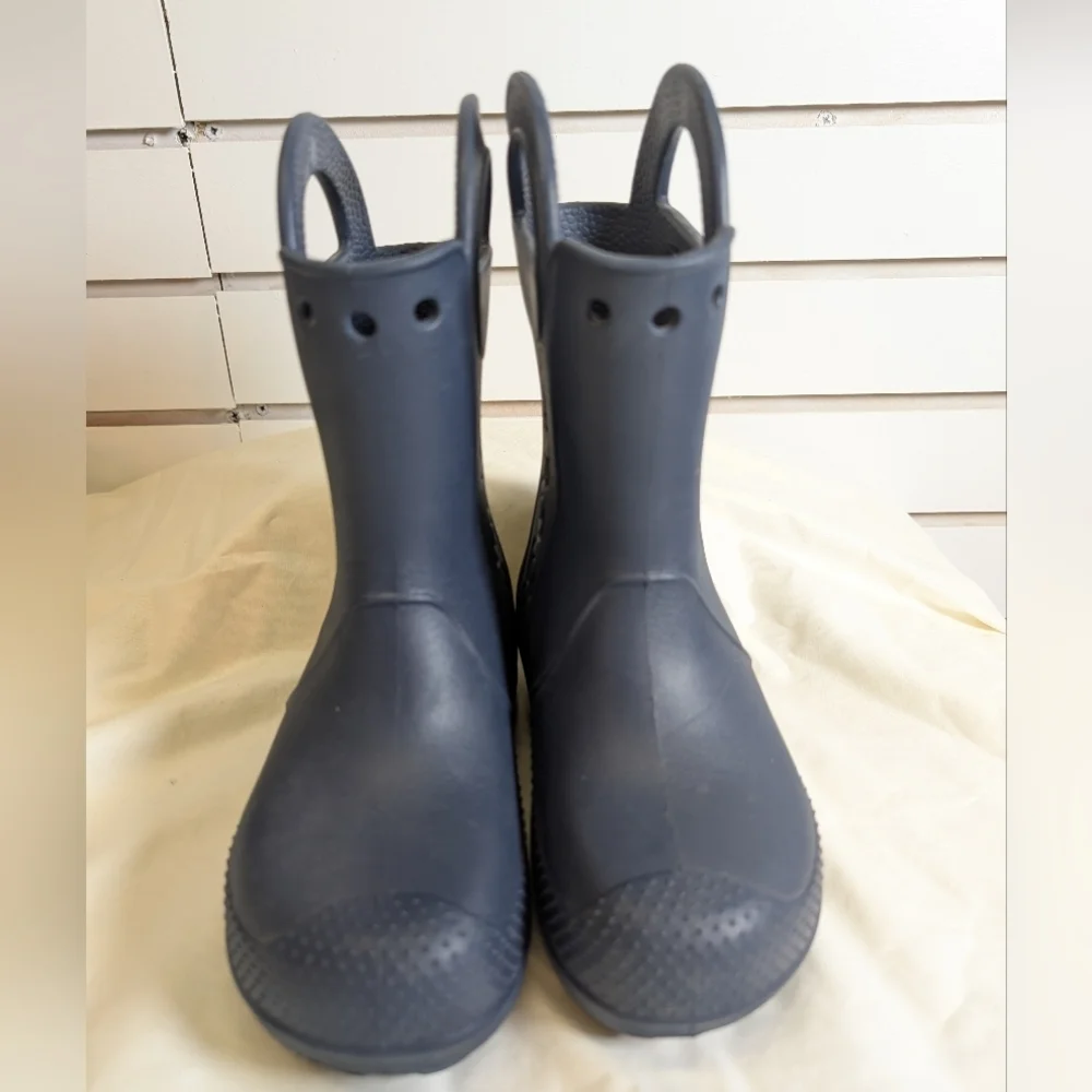 CROCS handle it