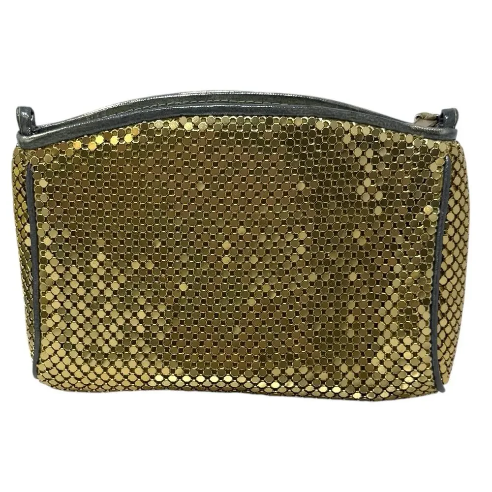 Le Regale interior chainmail