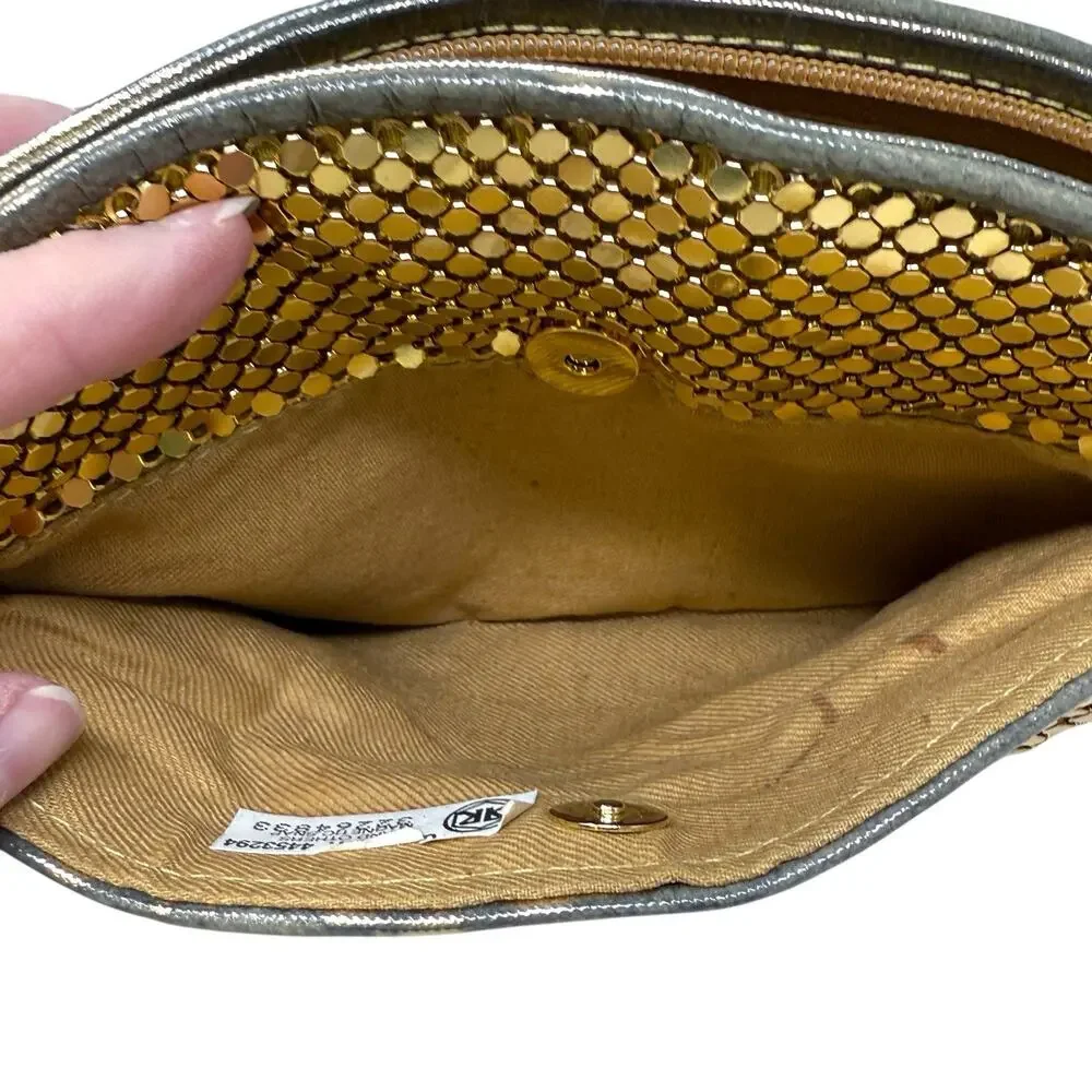 Le Regale pocket zip details