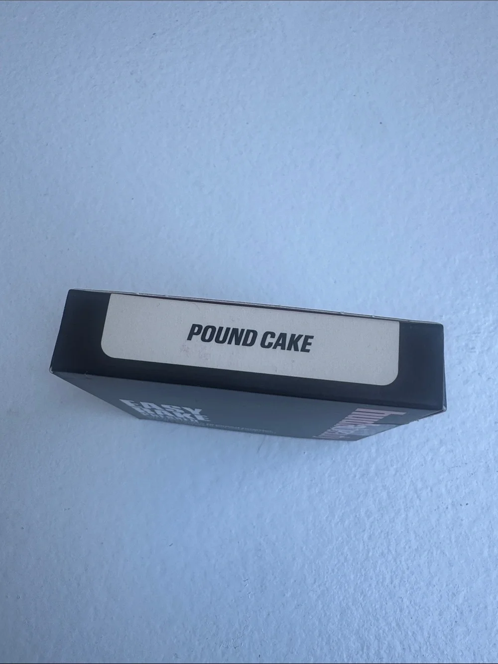 HUDA BEAUTY easy bake