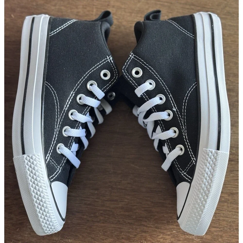 Converse youth size