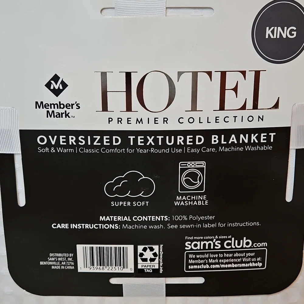 Member’s Mark Hotel Waffle Knit King Size White Blanket Coverlet Bedspread NWT