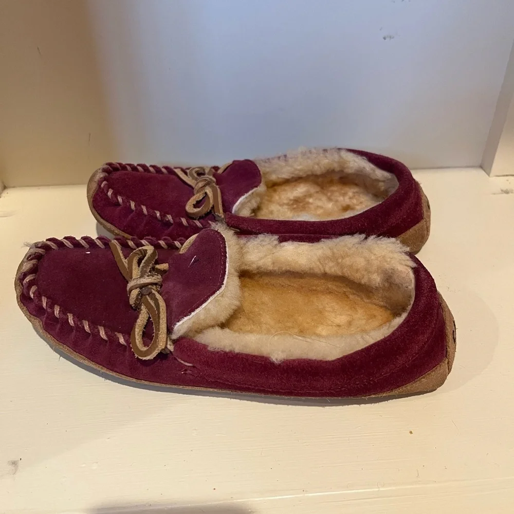 L.L. Bean kids Wicked Good Mocs slippers, rich maroon, size 13.