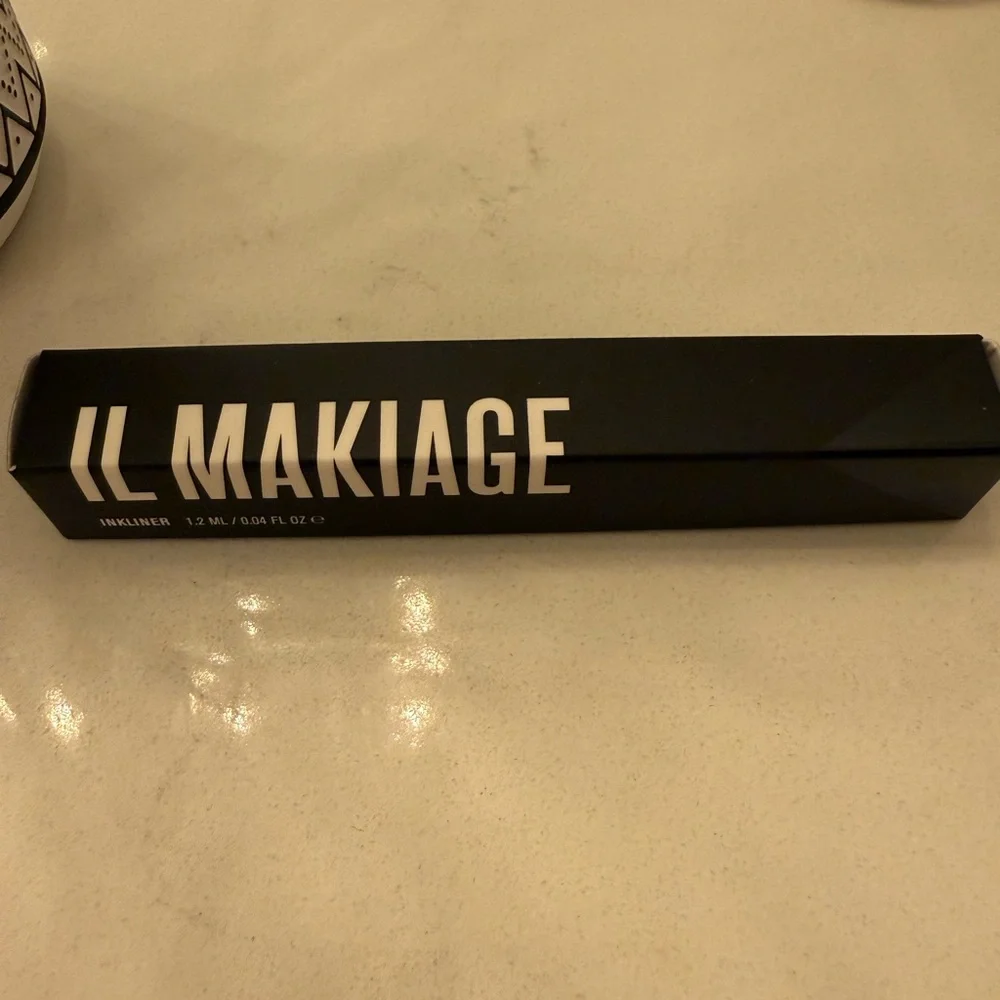 New - IL MAKIAGE‎ Bold Black Eyeliner