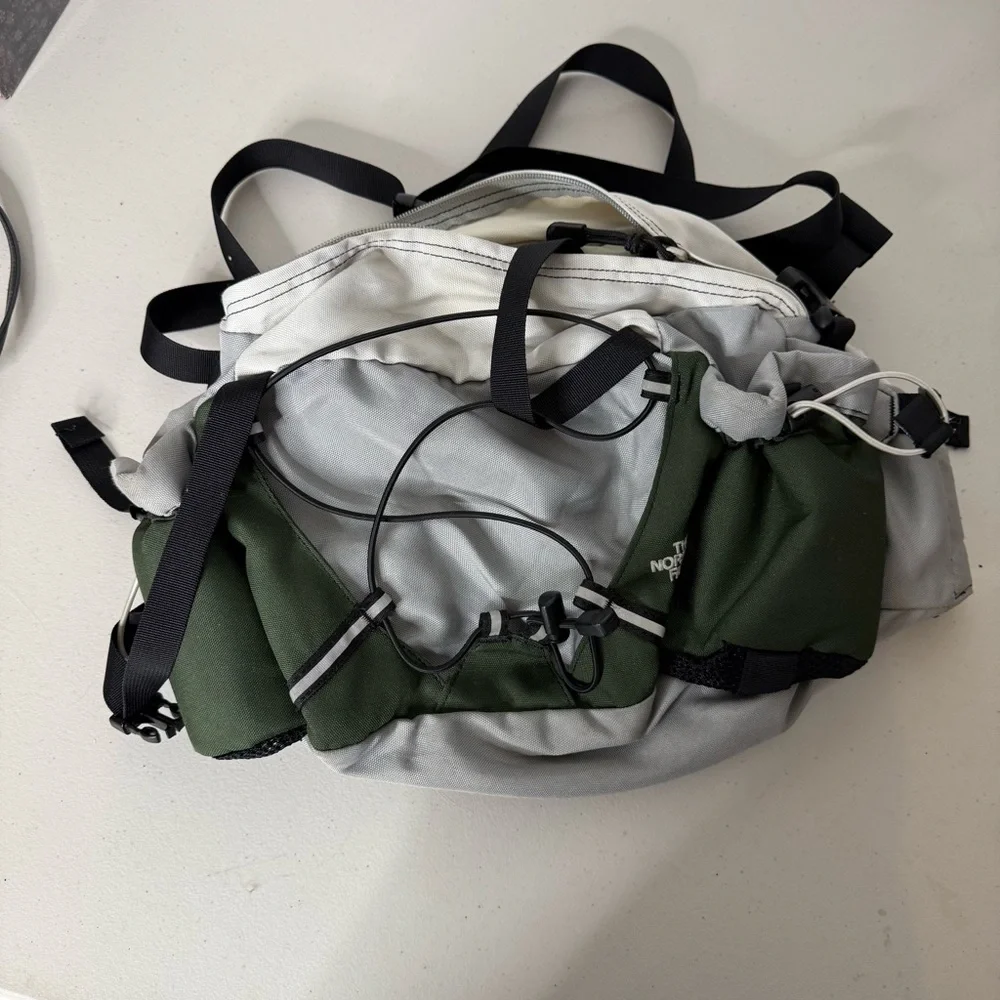 The North Face Lumbar Fanny Pack‎ Waist Belt Bag Backpack in Green and Gray