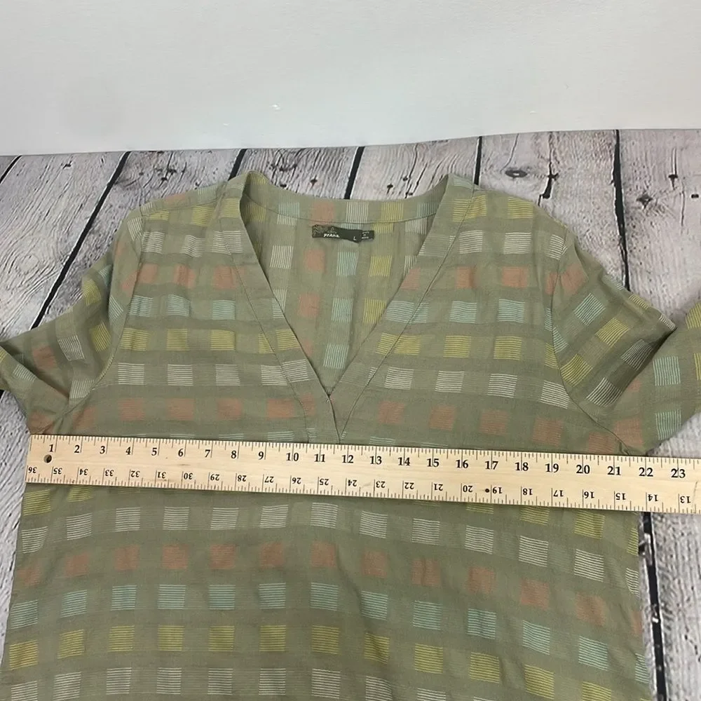 prAna Indra Top Geometric Print Multi Color Green size Large V Neck pullover