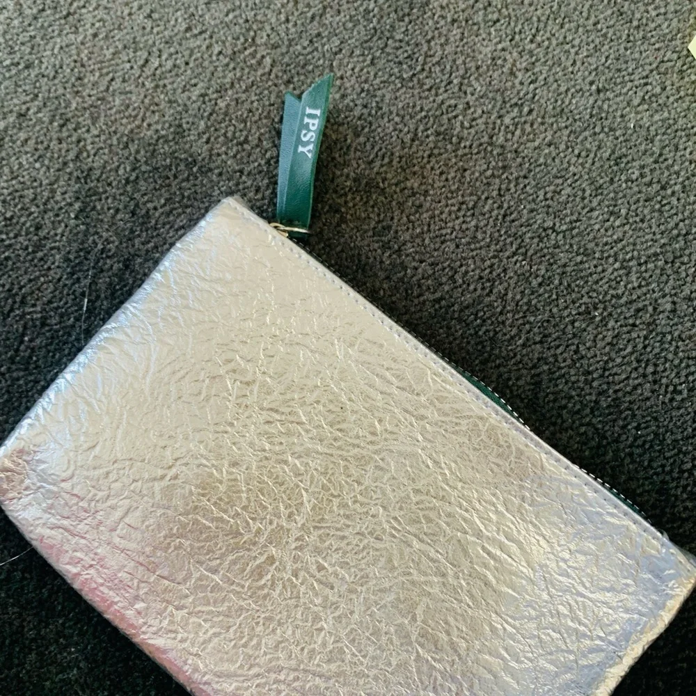 ipsy ⭐️new⭐️ silver