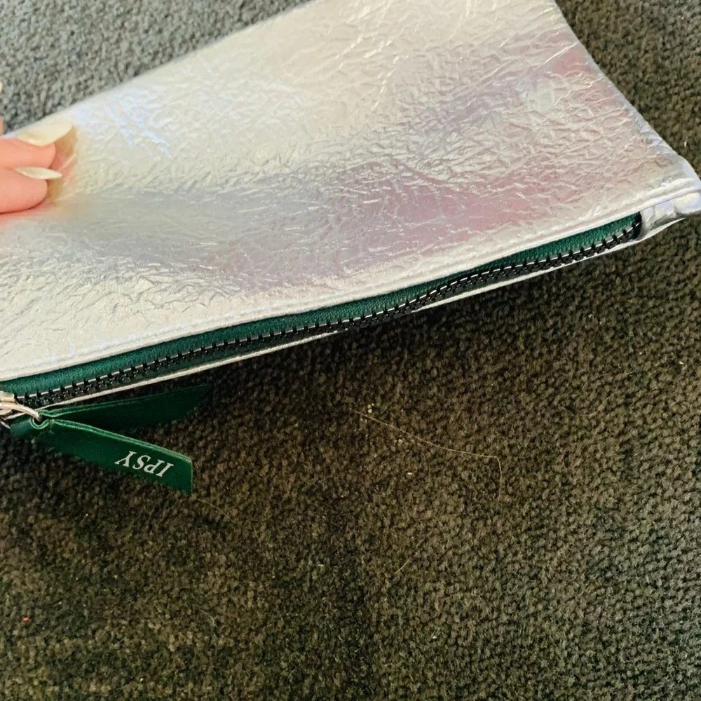 ipsy ⭐️new⭐️ silver