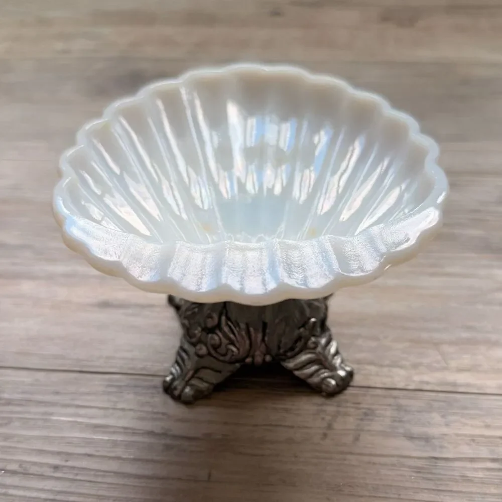 unknown vintage milk