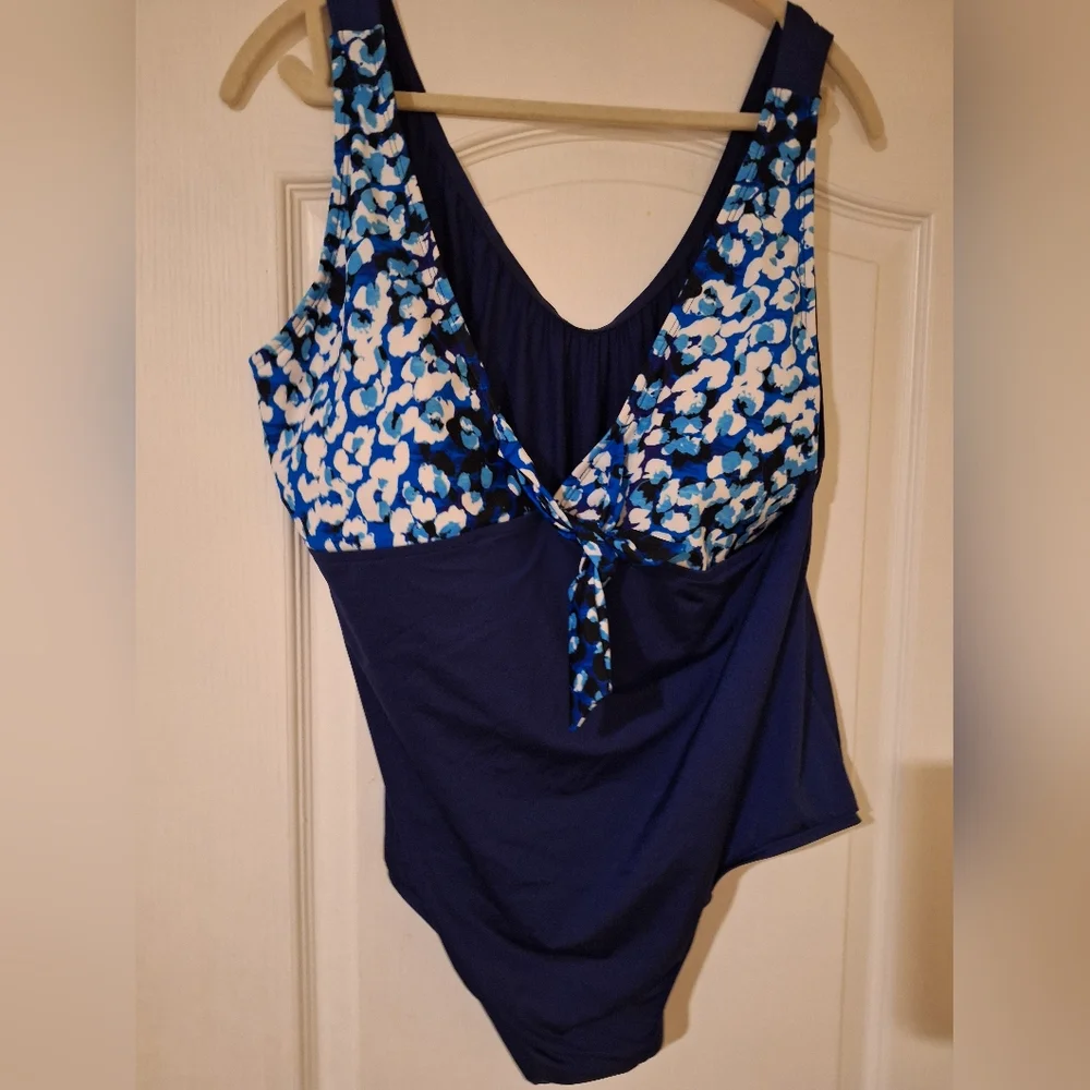 NWT Bleu Ice Blue and White One-Piece Swimsuit‎ 24