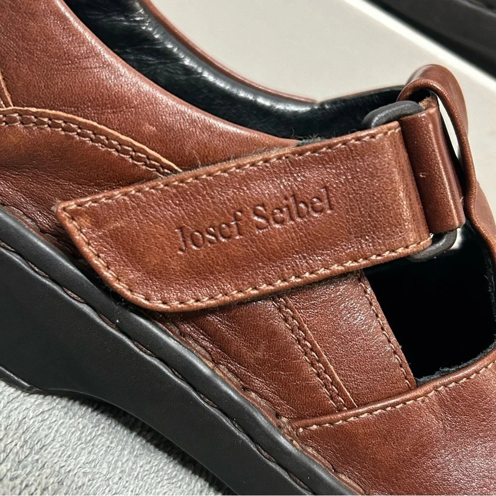 Josef Seibel photos needed