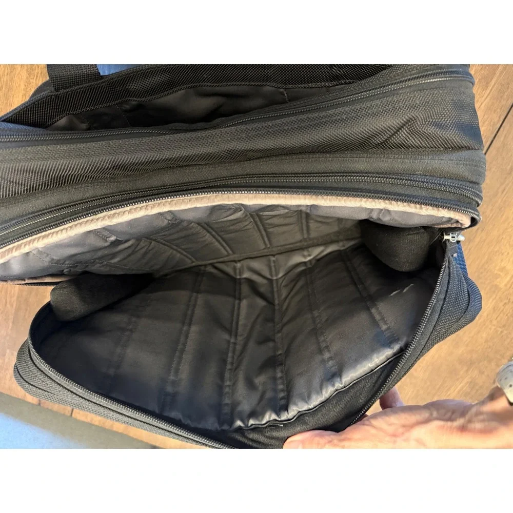 Tumi Alpha Black Ballistic Nylon Expandable Briefcase Laptop Bag‎ Travel Office