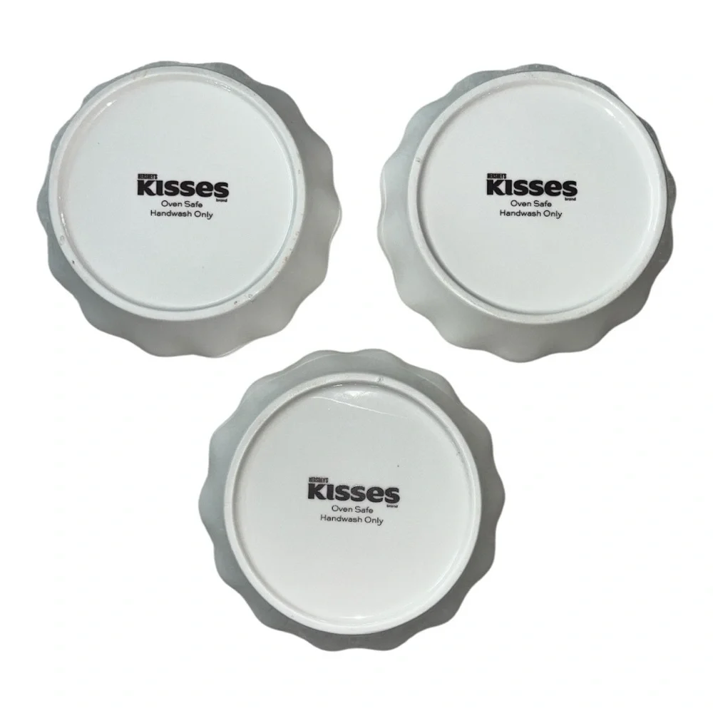 Set of Three Chocolate-Themed Ceramic Plates Hershey’s Kisses 😘