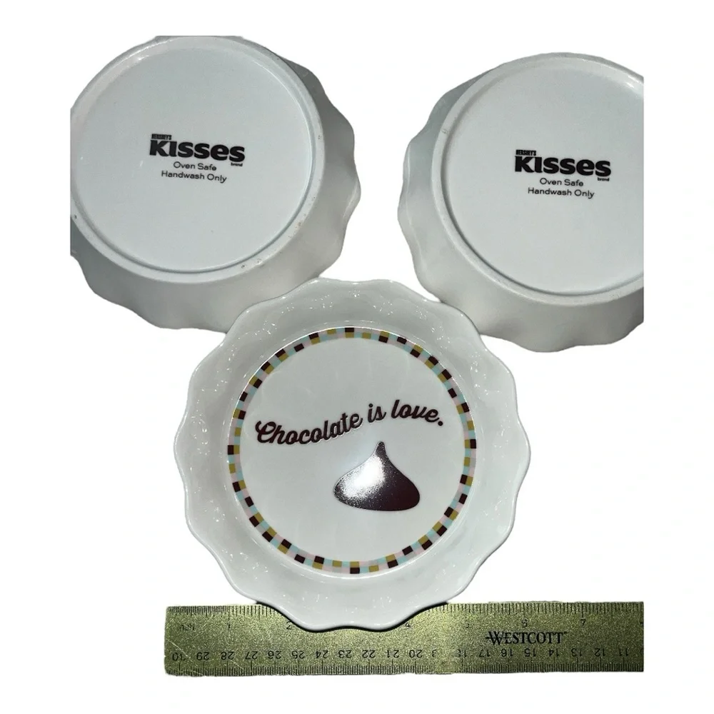 Set of Three Chocolate-Themed Ceramic Plates Hershey’s Kisses 😘