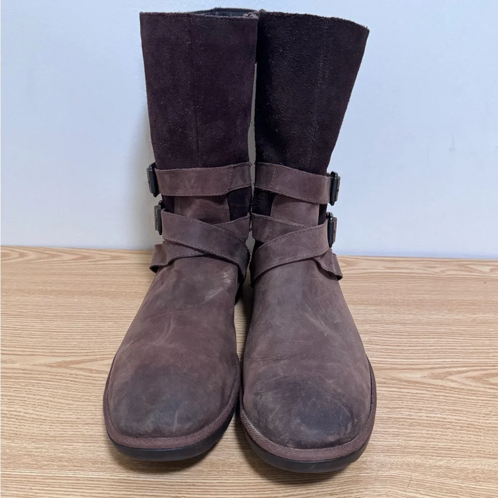 N/A ugg lorna