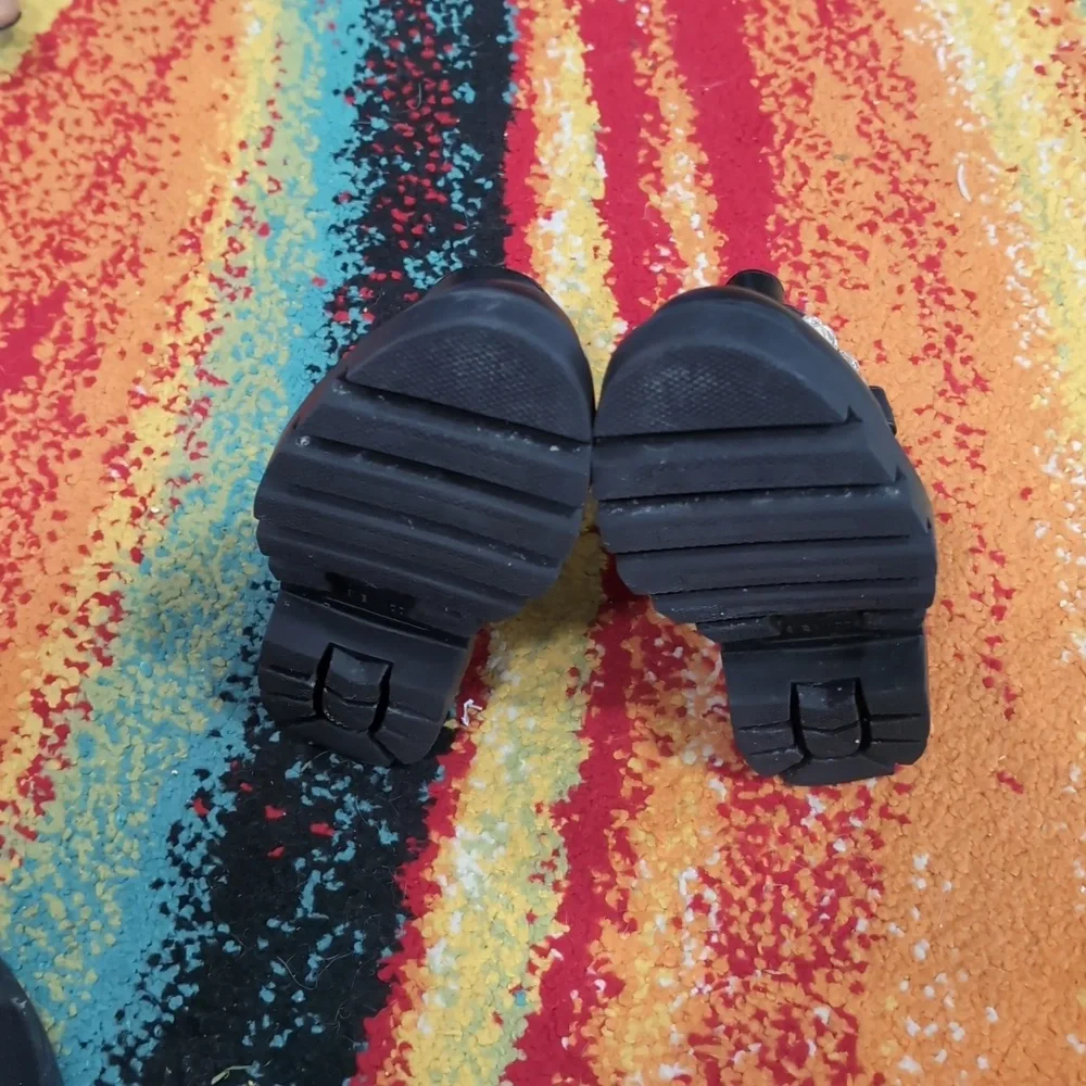 Steve Madden durable black
