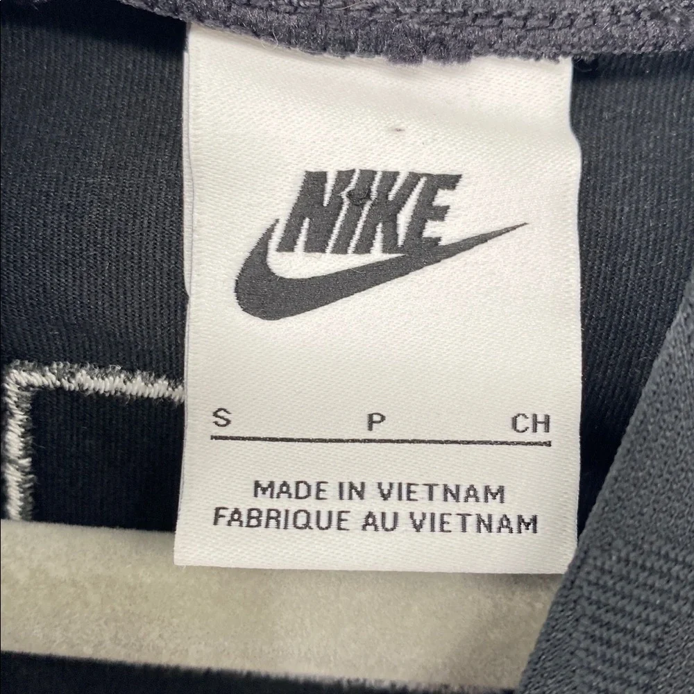 Nike stylish black