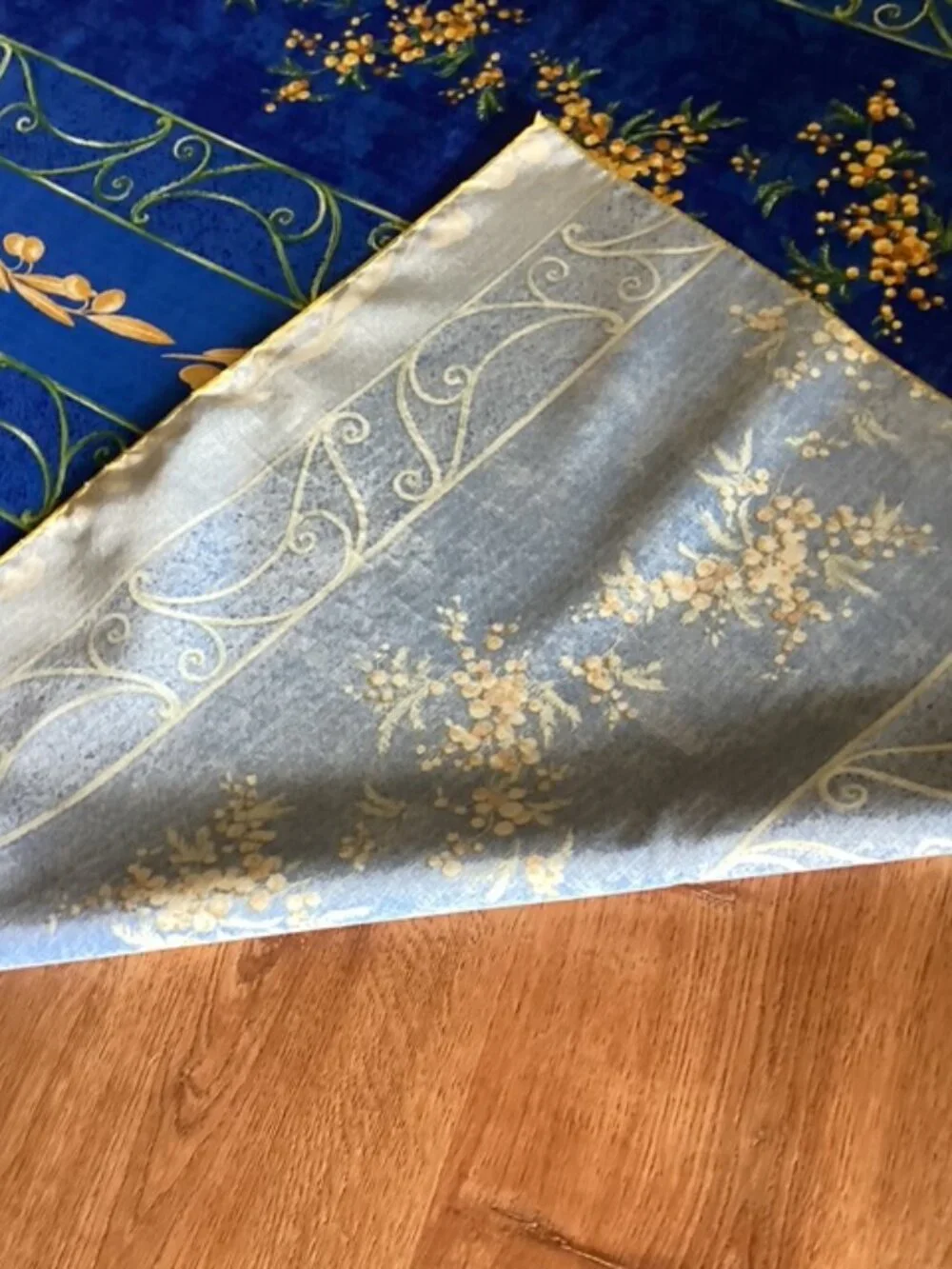 Blue & Yellow Tablecloth Rectangle 96'x60