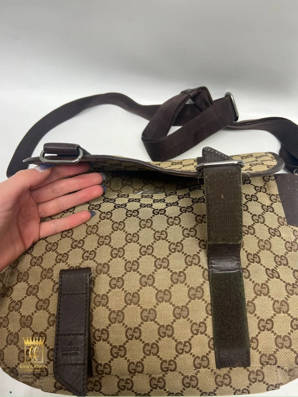 Gucci supreme messenger bag