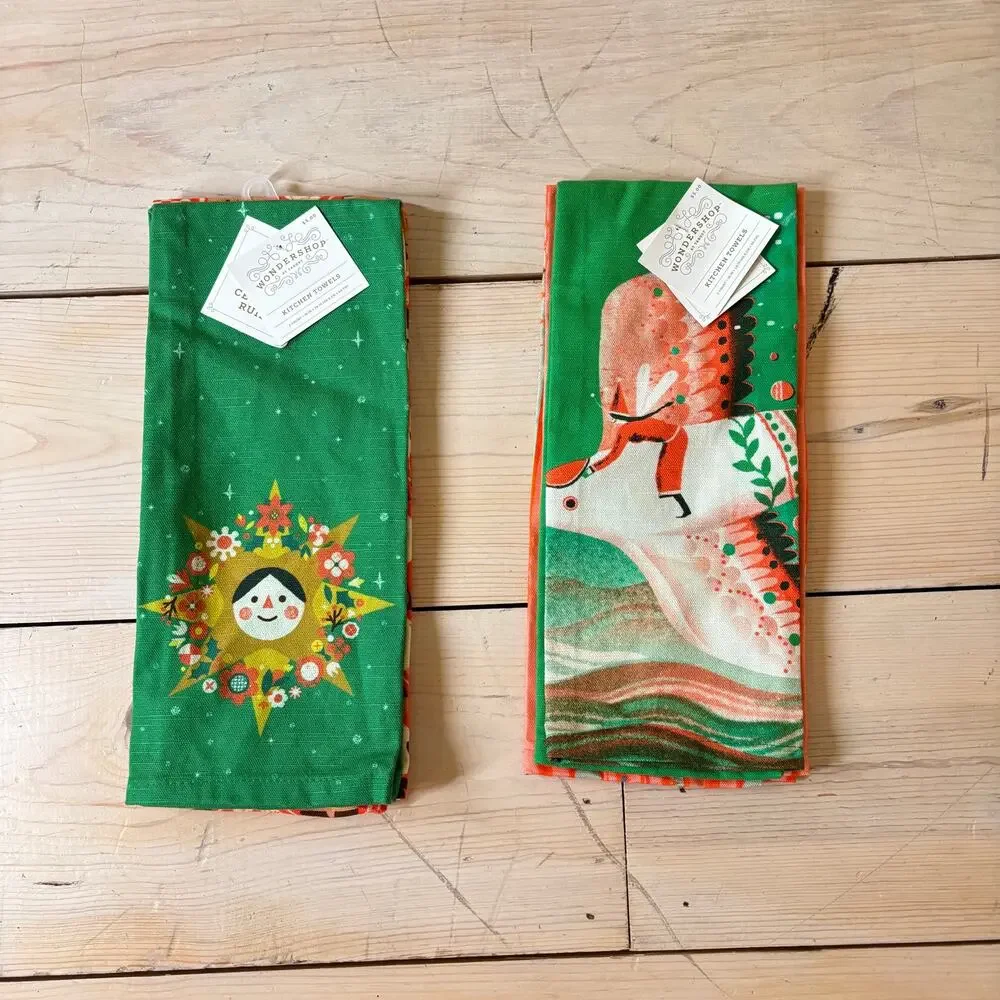 Wondershop NWT Set of 2 Christmas Kitchen Towels by Cecilia Ruiz & Lisk Feng