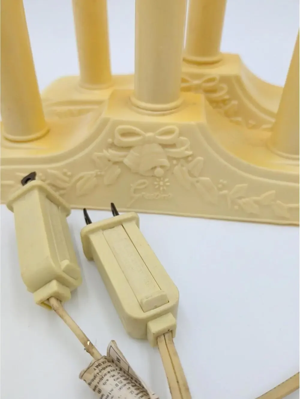 2 VTG 3 Christmas Candelabra Candle off white, Plastic Drip Candolier Electric