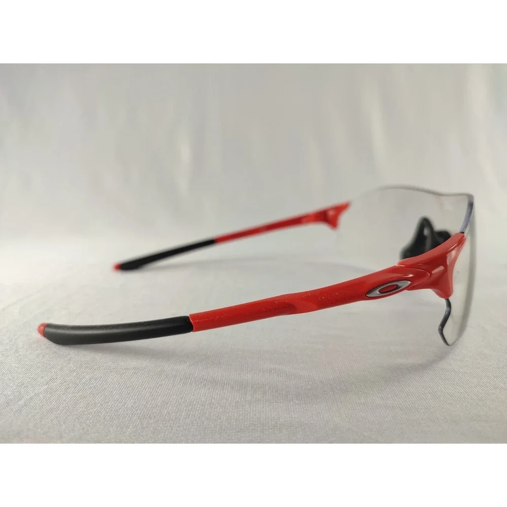 Oakley activities photochromic shield