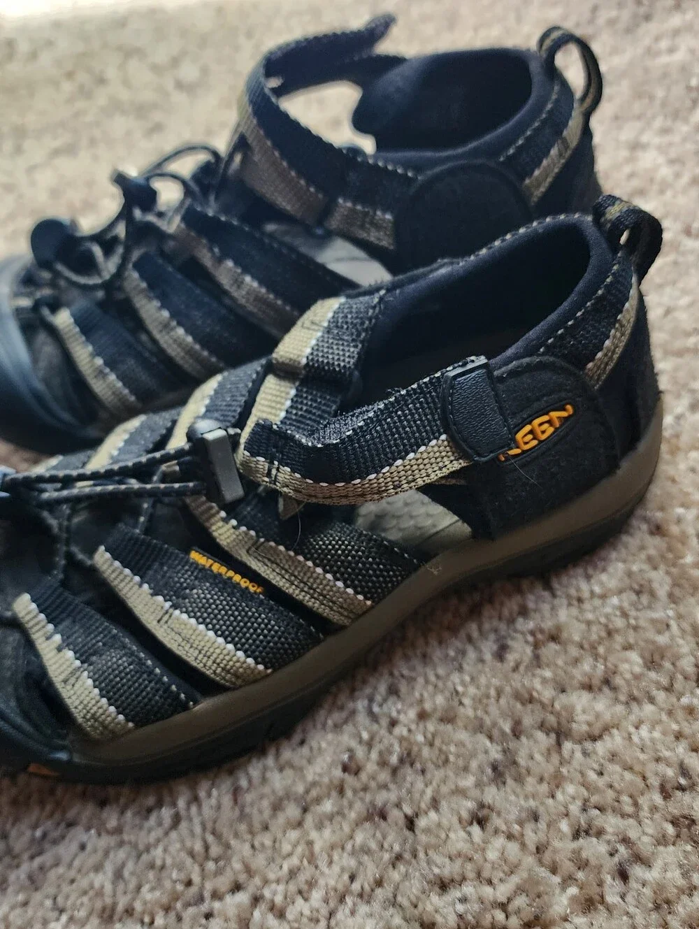 KERN Kids Waterproof Outdoor Sport Sandals - Black and Tan