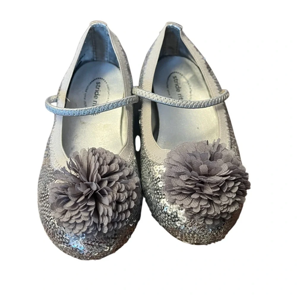 Stride Rite Buffy Silver Glitter Kids Shoes with Flower DetailSize 6.5